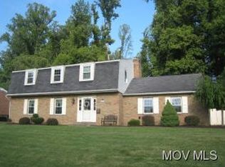 2810 17th Ave, Vienna, WV 26105