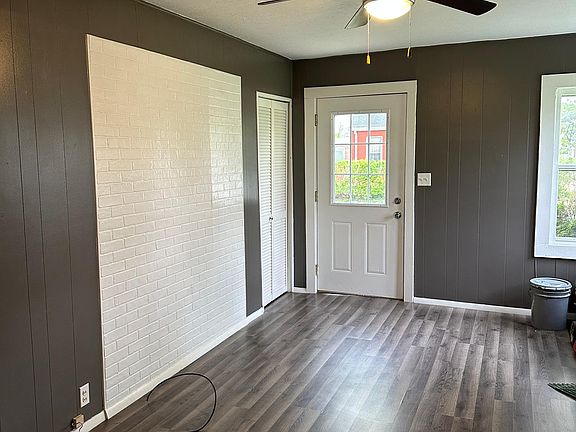 2nd image of 806 S 6th St