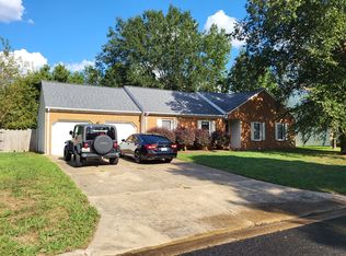 511 Creekwood Dr, Chesapeake, VA 23323
