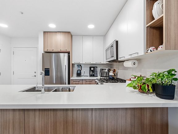 2nd image of 14022 N Bluff Rd #313