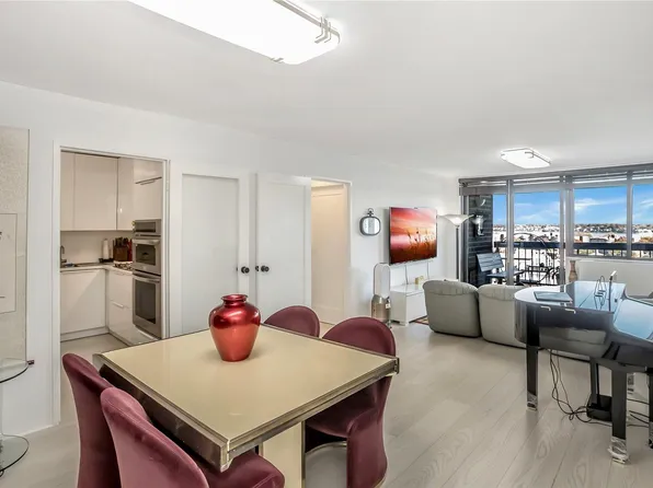 2 Bay Club Drive #9Z3, Bayside, NY 11360