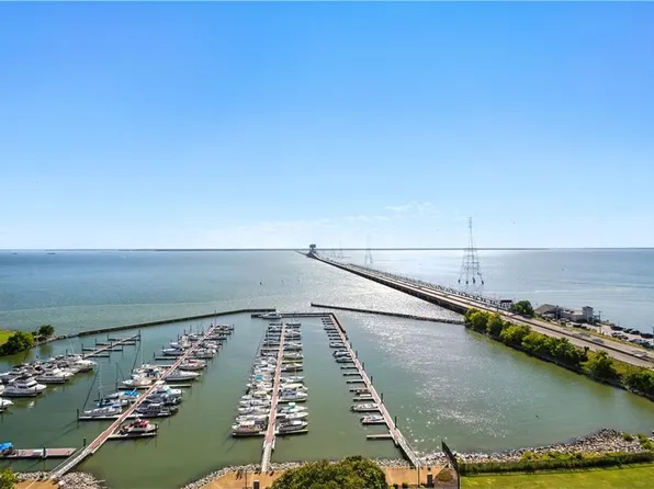 7501 River Rd APT 15G, Newport News, VA 23607