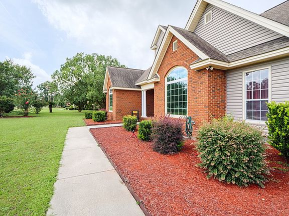 5th image of 605 Plantation Dr