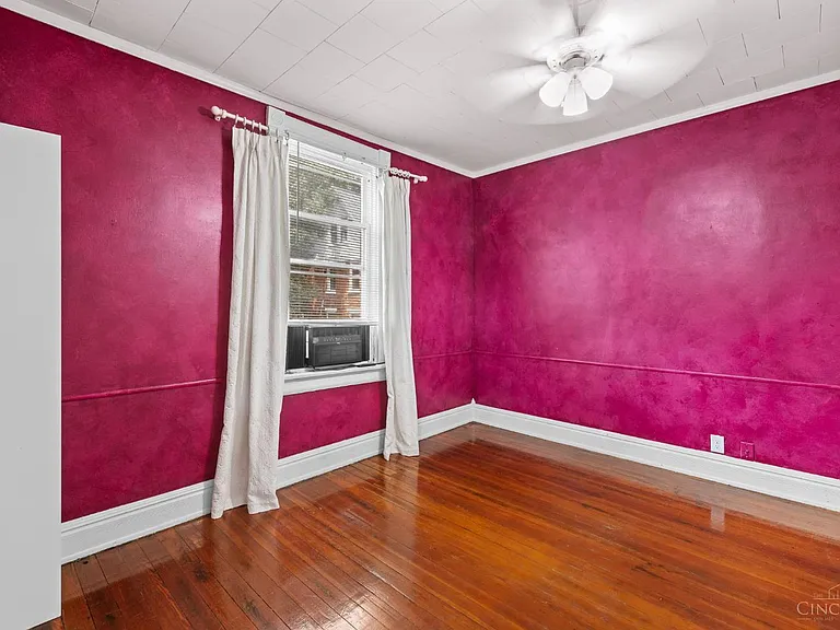 3847 Burwood Ave — Photo 17