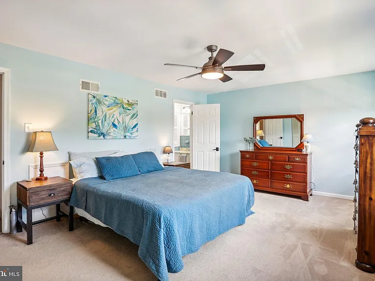 323 Penwyllt Ct — Photo 33