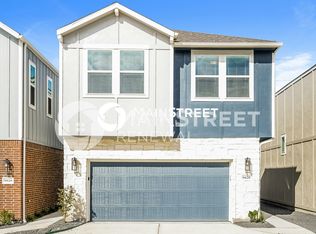 9826 Rugged Oaks Dr, Houston, TX 77080