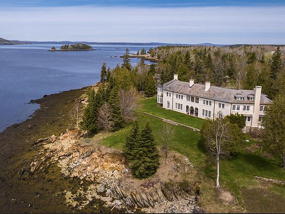 3rd image of 399 Hermit's Point Road