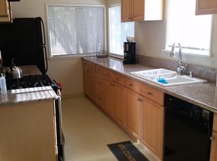 18300 Sylvan St, Reseda, CA 91335
