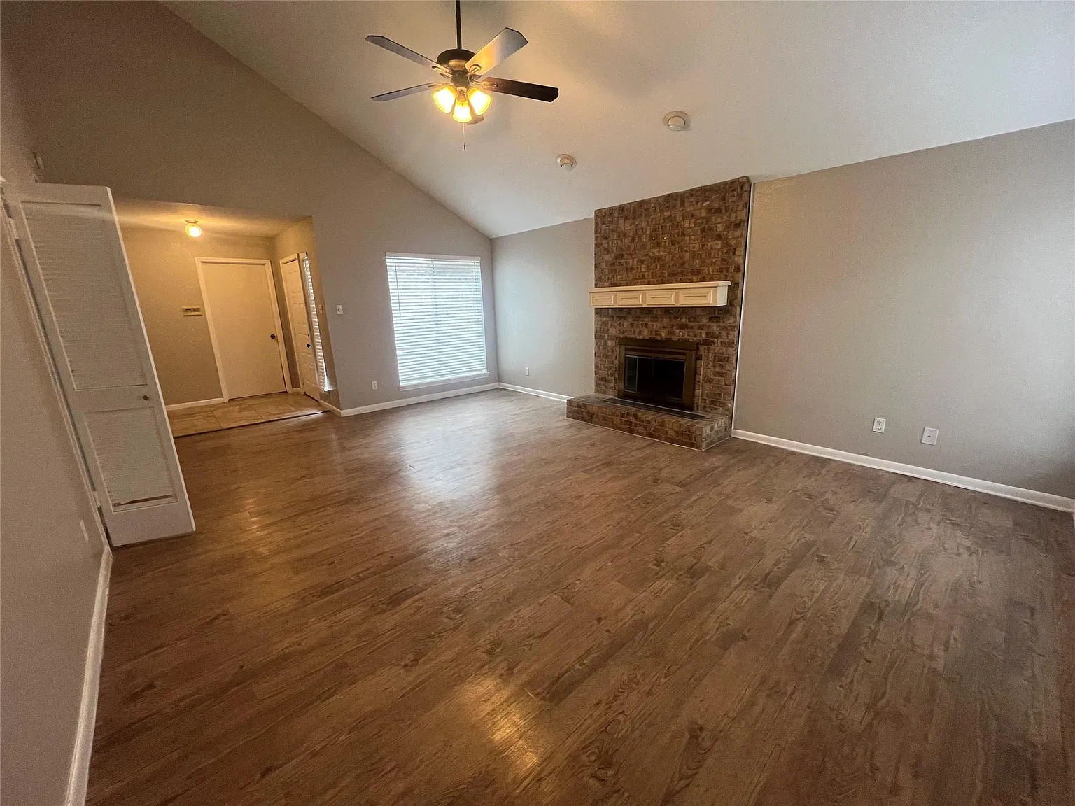 3 bed, 2.0 bath, 1725 sqft, $2,250 — Photo 4