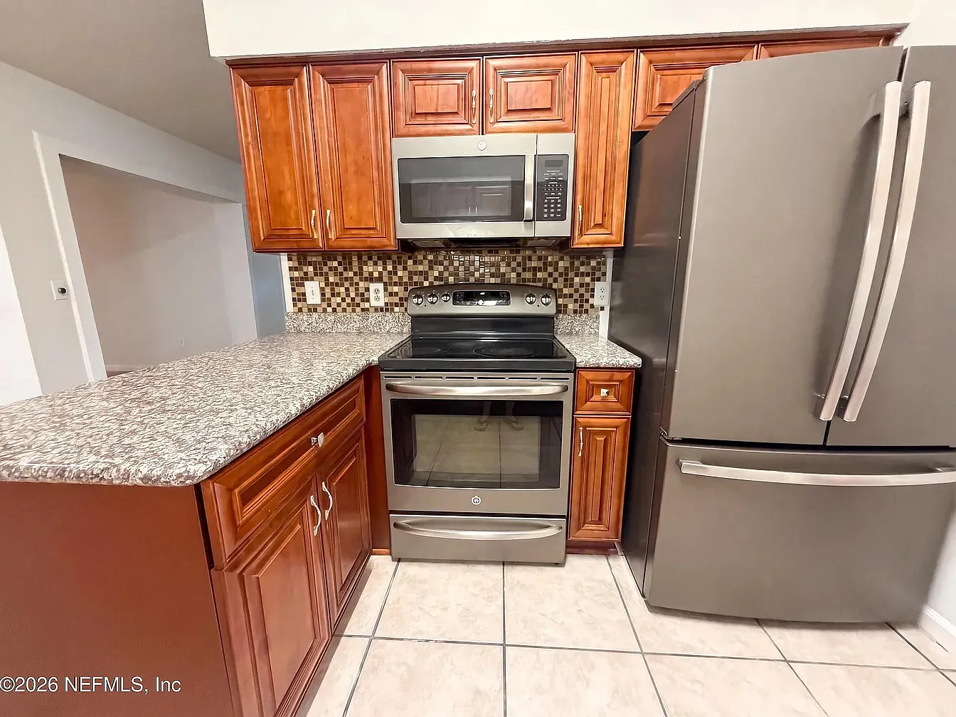 4 bed, 2500 sqft, $1,600 — Photo 4