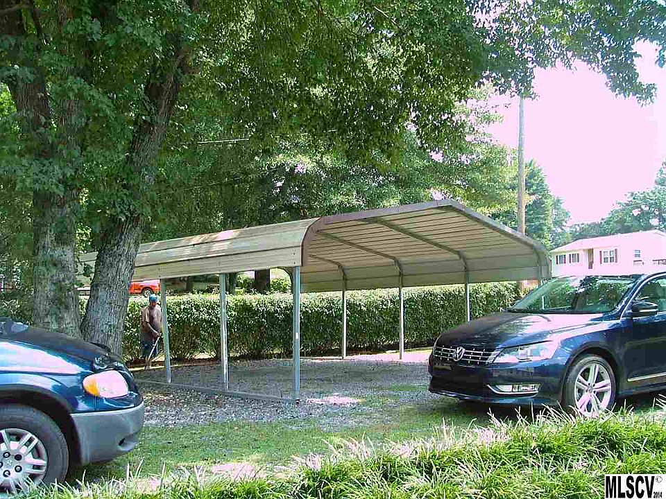 2nd image of 1986 Barringer Cir