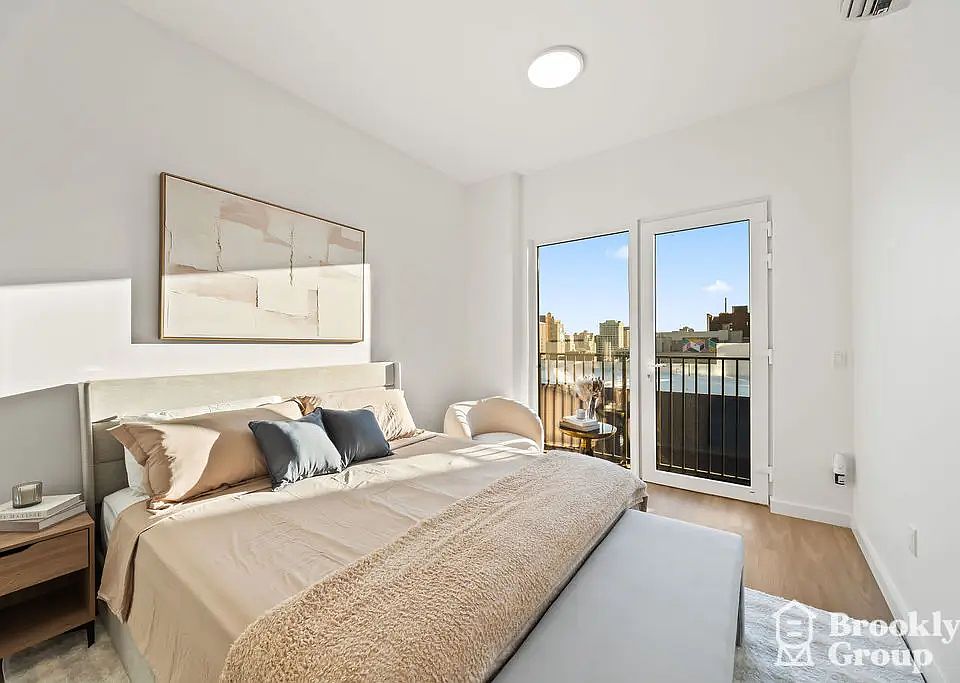 1st image of 556 Baltic St #601