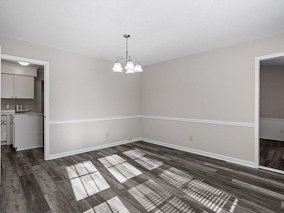 5th image of 8233 Clear Brook Dr