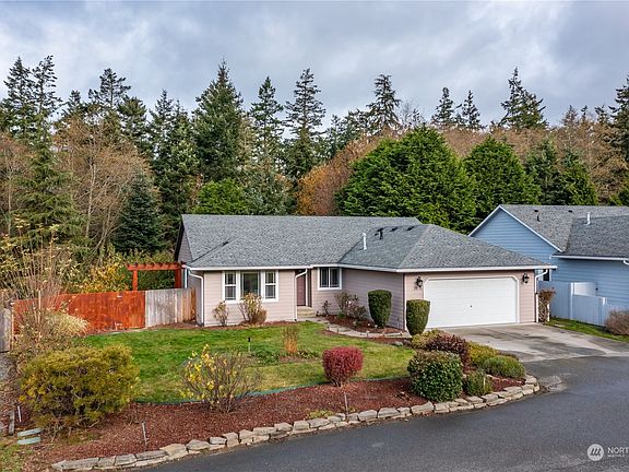 3rd image of 2038 Doe Drive