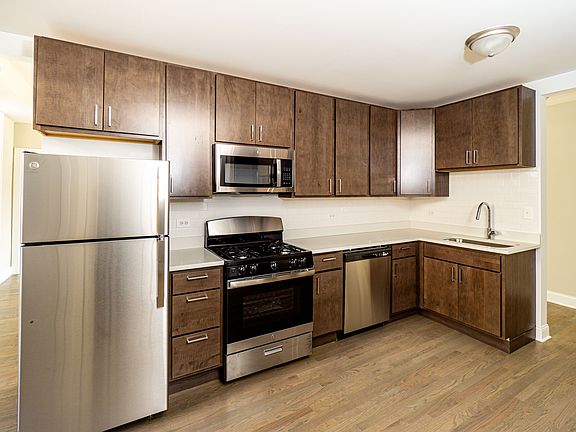3rd image of 3405 W Fullerton Ave #2F