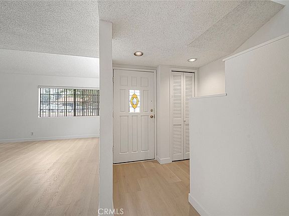 4th image of 711 S Del Mar Ave APT G