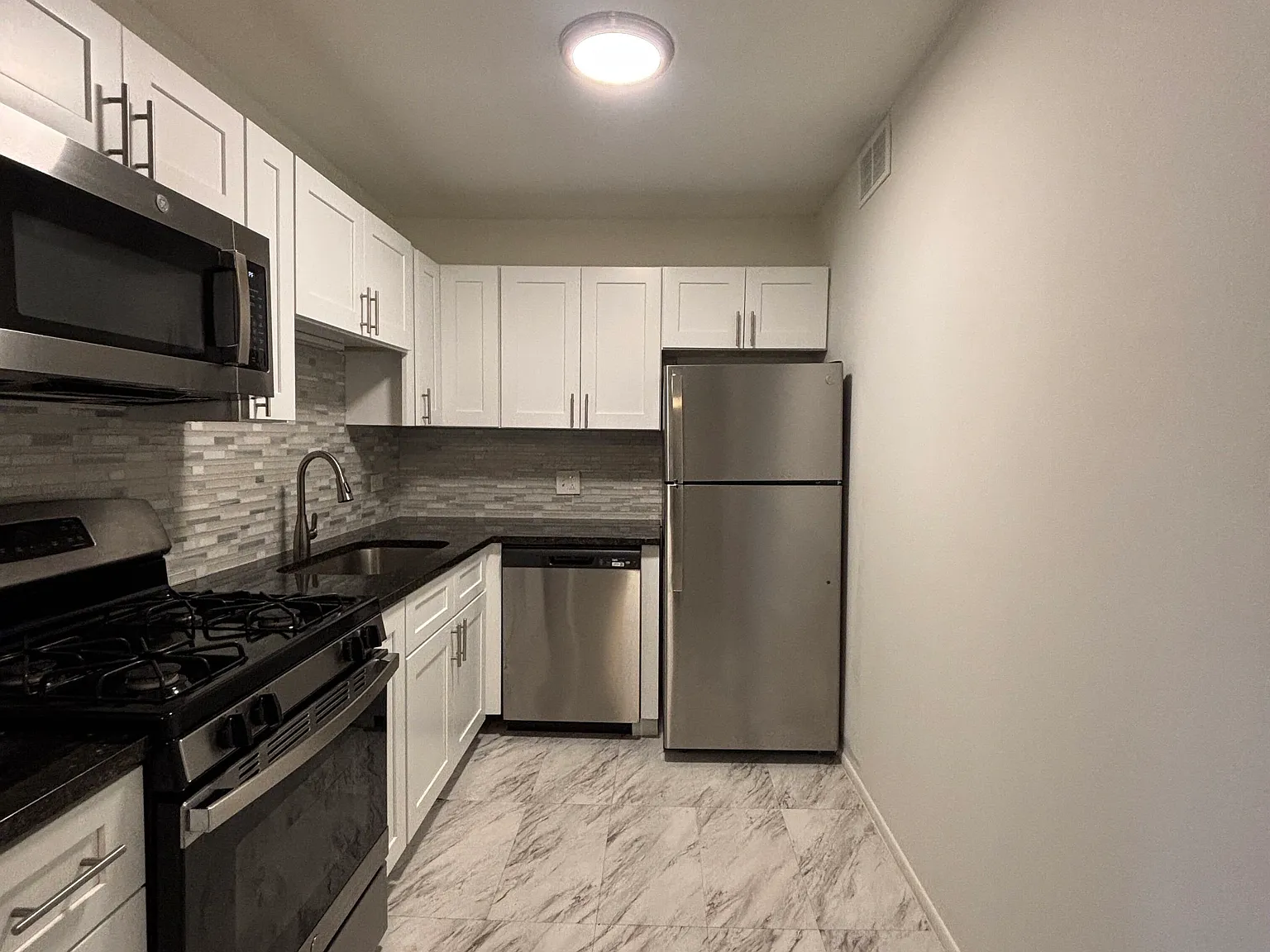 1 bed, 1.0 bath, $1,595 — Photo 1