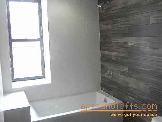 Rented by aptsandlofts.com | media 5