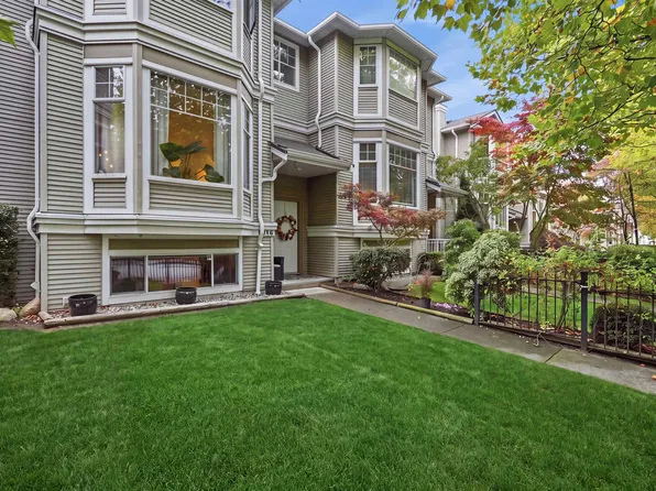 6556 121st St, Surrey, BC V3W 1C5