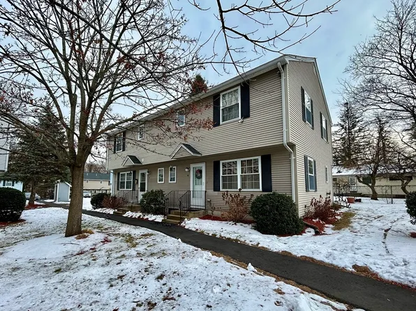 106 Lundberg St APT 6, Lowell, MA 01852