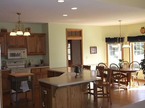 4th image of W144N7042 Terrace Dr
