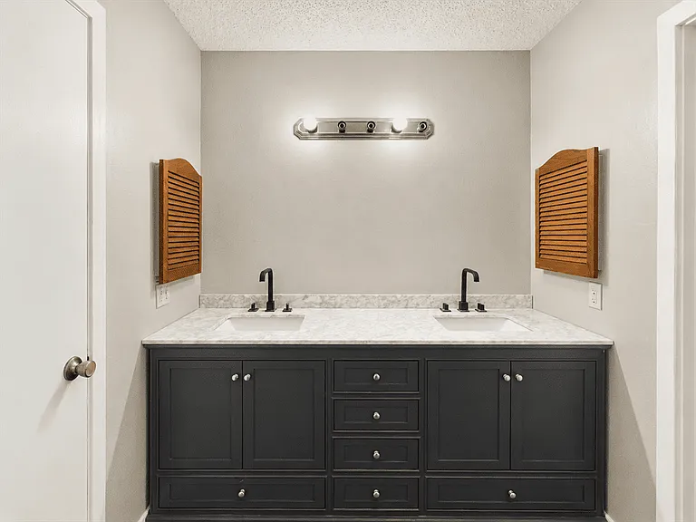 1034 Ericson Dr — Photo 13