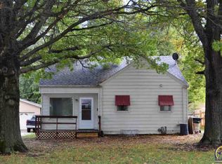 1832 SW McAlister Ave, Topeka, KS 66604