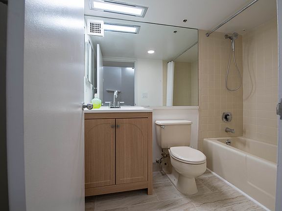 3rd image of 2414 Villa At The Woods