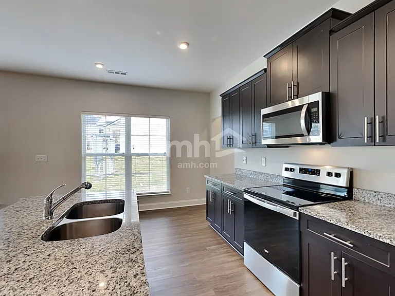 5217 Tupelo St — Photo 3