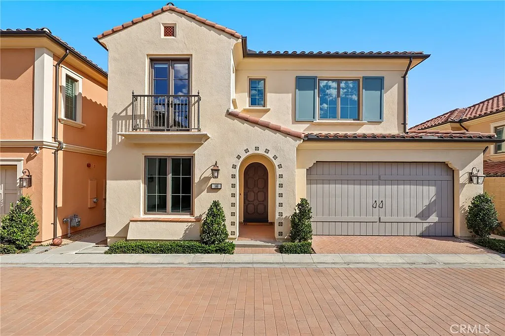4 bed, 2424 sqft, $6,500 — Photo 1