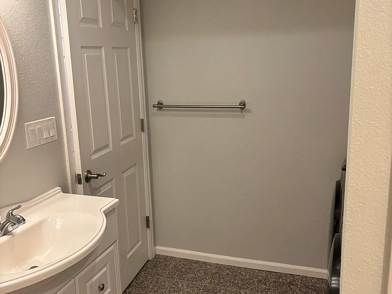 569 Juniper Ct — Photo 41