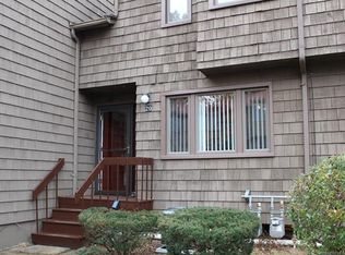 20 Towne House Rd, Hamden, CT 06514