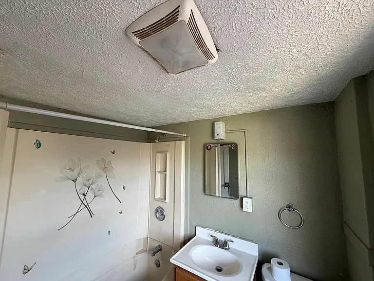 277 Crandall Ave #3 — Photo 5