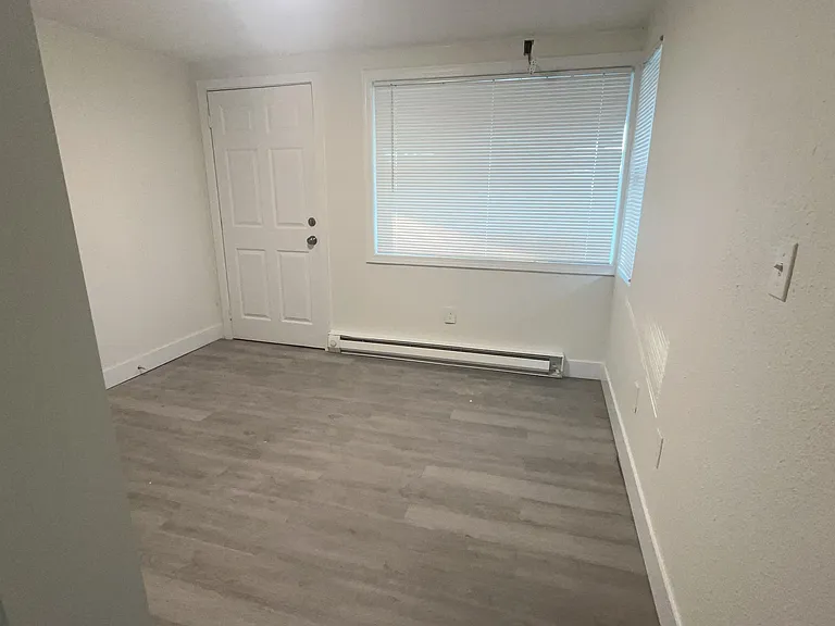 5314 W Sunset Hwy #E — Photo 9