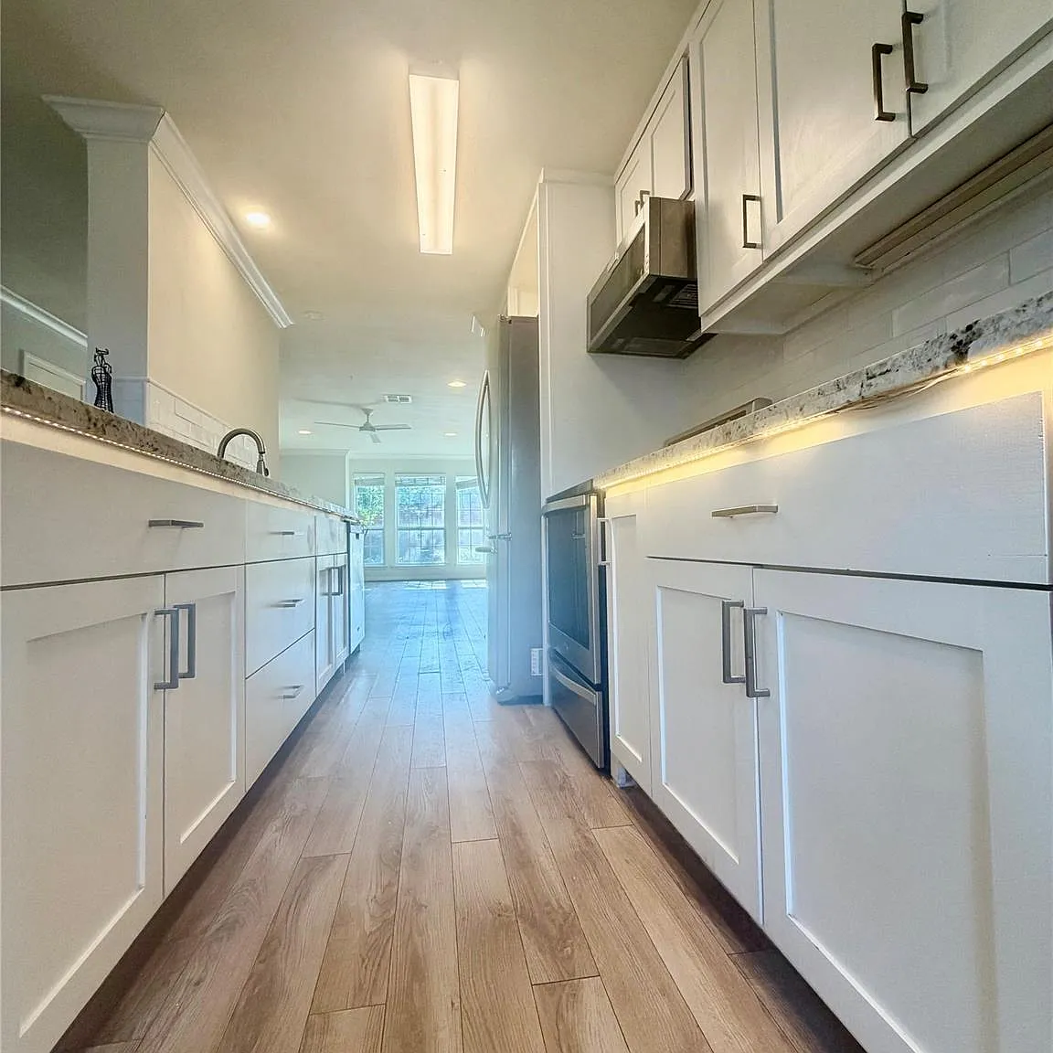 3 bed, 2.5 bath, 1890 sqft, $1,850 — Photo 1