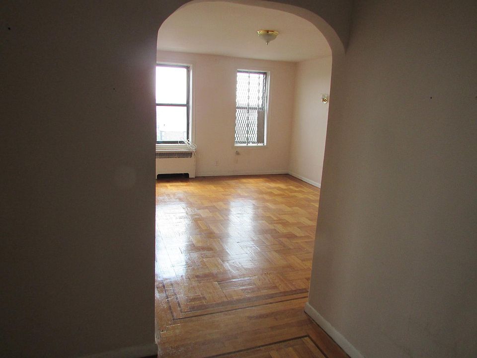 2nd image of 2045 Valentine Ave