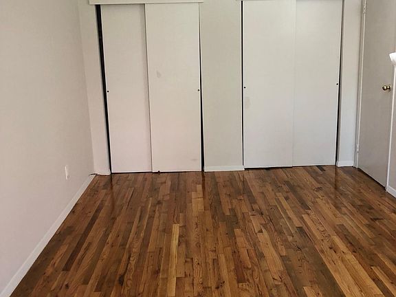 5th image of 14910 Roosevelt Ave