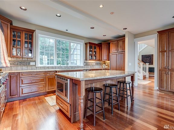 5th image of 8346 Grand Ave NE