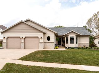 2530 Parkhill Ln SW, Rochester, MN 55902