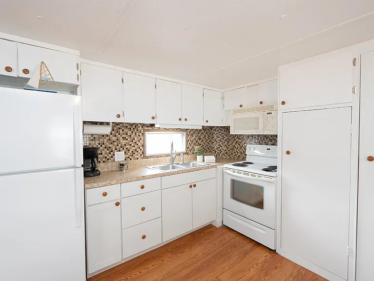 603 Locarno Dr — Photo 4
