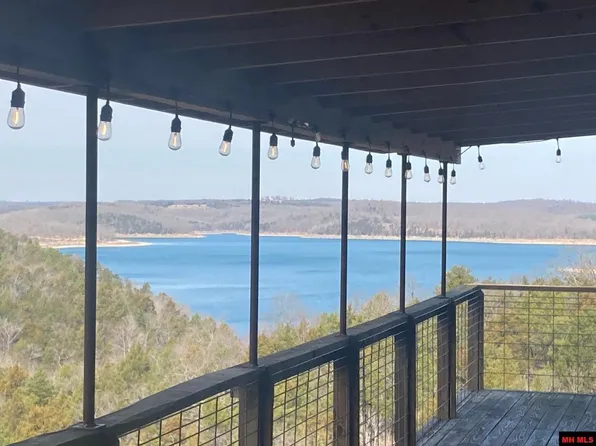 304 Bayview Dr, Mountain Home, AR 72653