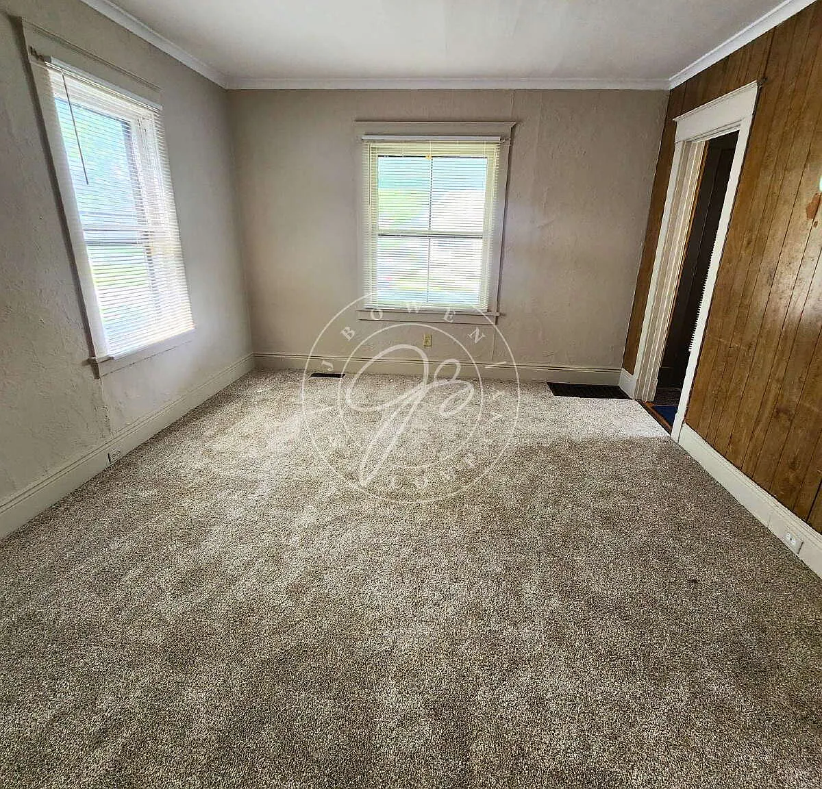 3 bed, 1.5 bath, 1288 sqft, $1,400 — Photo 2