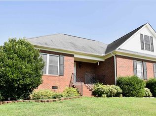 888 Peachtree Rd, Chesnee, SC 29323