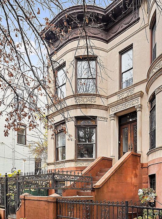 2nd image of 887 Lincoln Pl