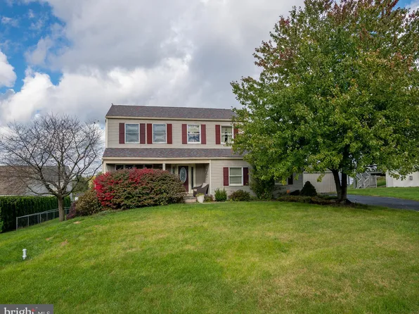 424 Golden Dr, Blandon, PA 19510