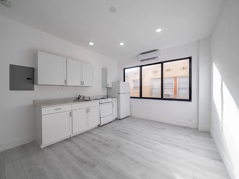 Studio $1,400/mo & 1/1 $1,600/mo, newly renovated in Miami! / Estudio $1,400/mes y 1/1 $1,600/mes... — Photo 6