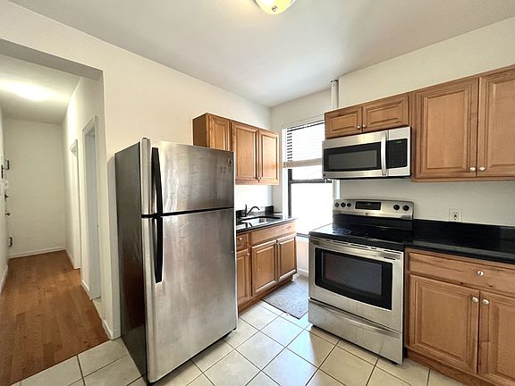 2nd image of 1274 1st Ave APT 28