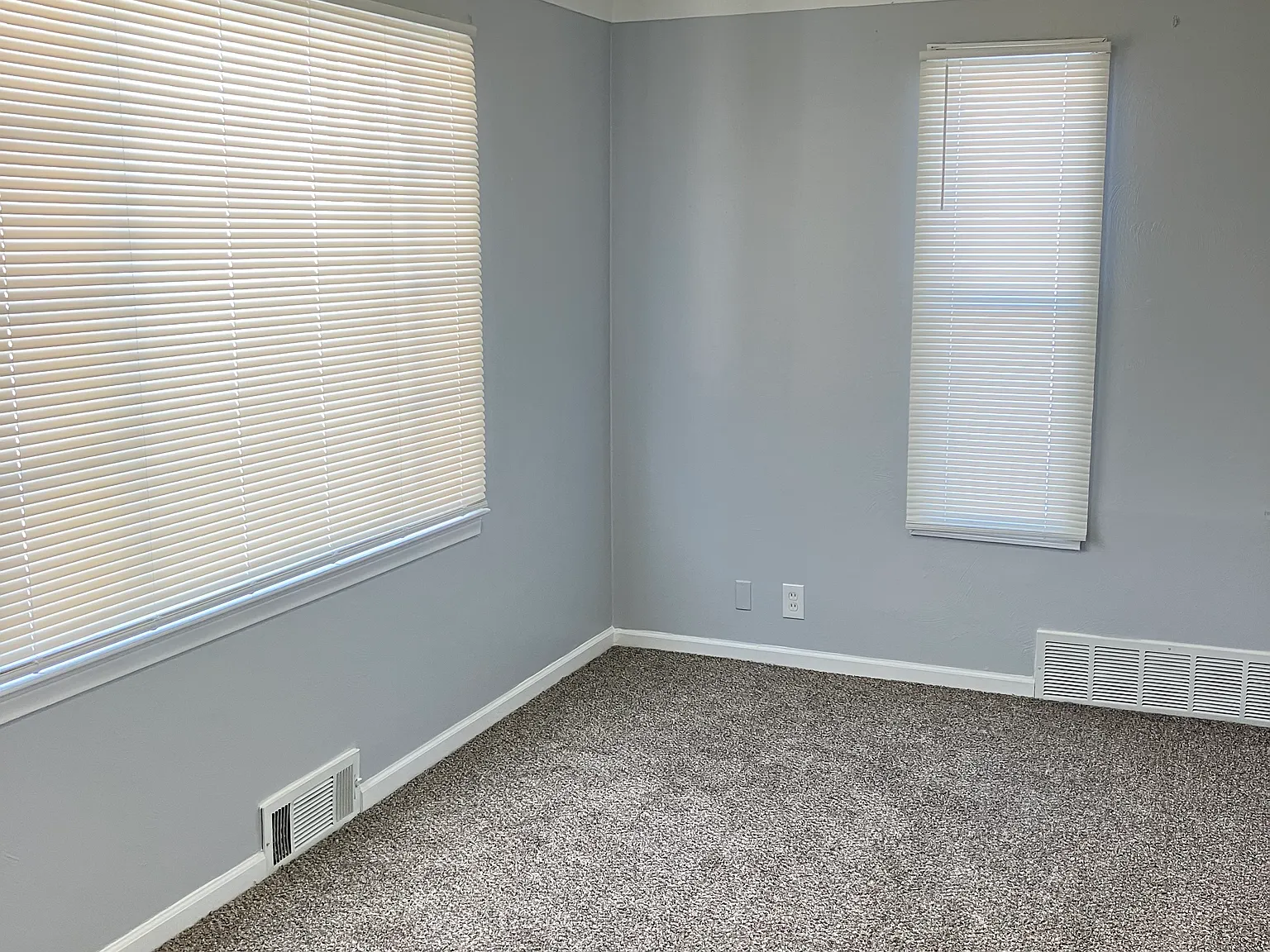 3 bed, 988 sqft, $1,150 — Photo 2