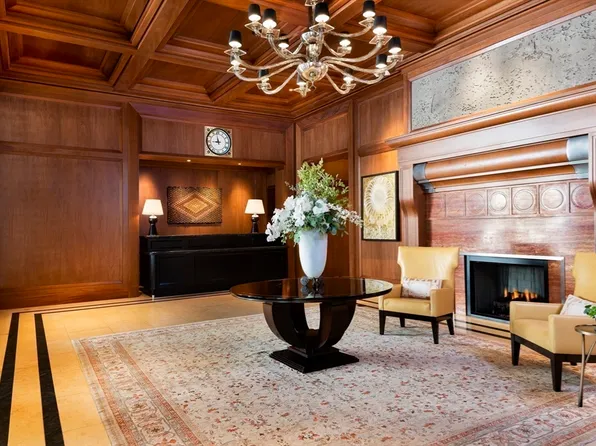 1 Dalton St Unit 2412, Boston, MA 02115