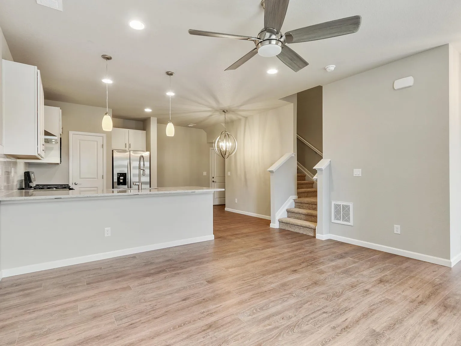 665 Stonebridge Dr — Photo 4